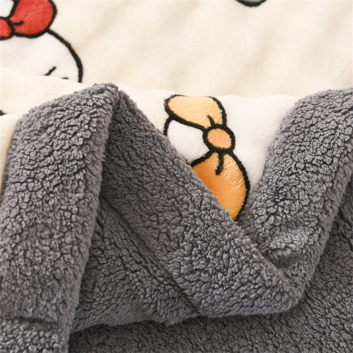 91家纺网 家纺一手货源 找家纺 恋绒家纺 2025新款舒棉绒毛毯三层夹棉牛奶绒印花毛毯卡通秋冬午睡毯多功能盖毯可机洗毯子 KT猫的幸福时光