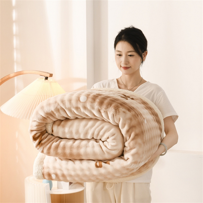 91家纺网 家纺一手货源 找家纺 恋绒家纺 2025新款舒棉绒毛毯三层夹棉牛奶绒印花毛毯卡通秋冬午睡毯多功能盖毯可机洗毯子 蝶追花