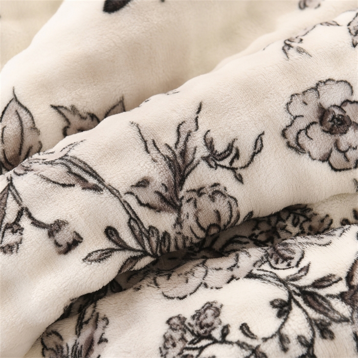 91家纺网 家纺一手货源 找家纺 恋绒家纺 2025新款舒棉绒毛毯三层夹棉牛奶绒印花毛毯卡通秋冬午睡毯多功能盖毯可机洗毯子 花蝶情缘