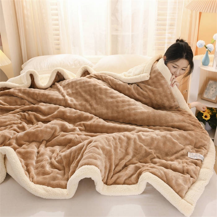 91家纺网 家纺一手货源 找家纺 恋绒家纺 2025新款舒棉绒毛毯三层夹棉牛奶绒印花毛毯卡通秋冬午睡毯多功能盖毯可机洗毯子 卡其