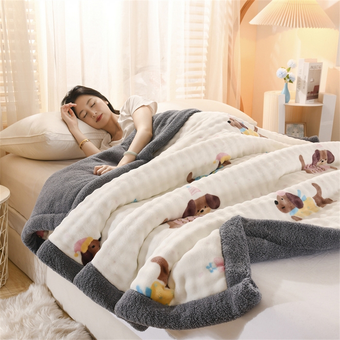 91家纺网 家纺一手货源 找家纺 恋绒家纺 2025新款舒棉绒毛毯三层夹棉牛奶绒印花毛毯卡通秋冬午睡毯多功能盖毯可机洗毯子 腊条狗