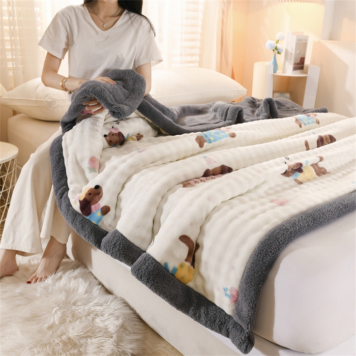 91家纺网 家纺一手货源 找家纺 恋绒家纺 2025新款舒棉绒毛毯三层夹棉牛奶绒印花毛毯卡通秋冬午睡毯多功能盖毯可机洗毯子 腊条狗