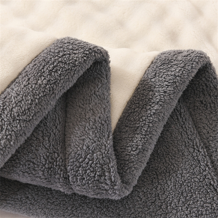 91家纺网 家纺一手货源 找家纺 恋绒家纺 2025新款舒棉绒毛毯三层夹棉牛奶绒印花毛毯卡通秋冬午睡毯多功能盖毯可机洗毯子 奶白