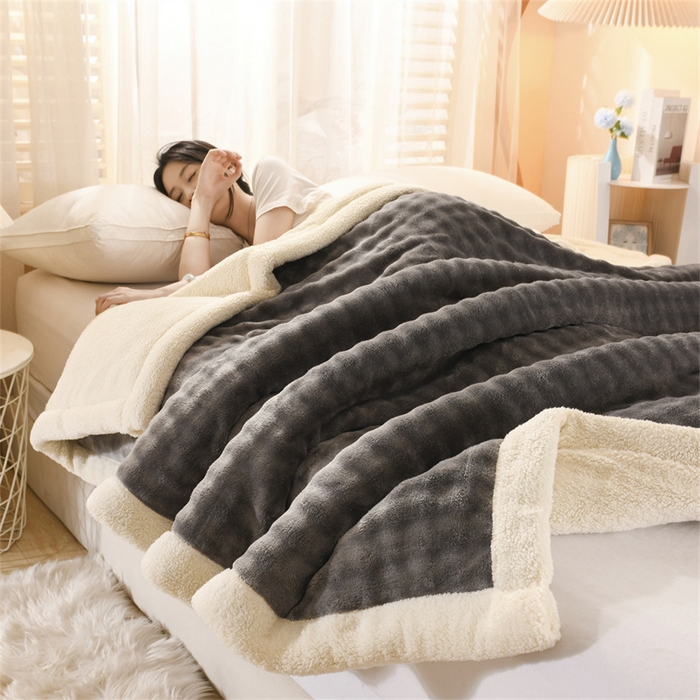 91家纺网 家纺一手货源 找家纺 恋绒家纺 2025新款舒棉绒毛毯三层夹棉牛奶绒印花毛毯卡通秋冬午睡毯多功能盖毯可机洗毯子 深灰