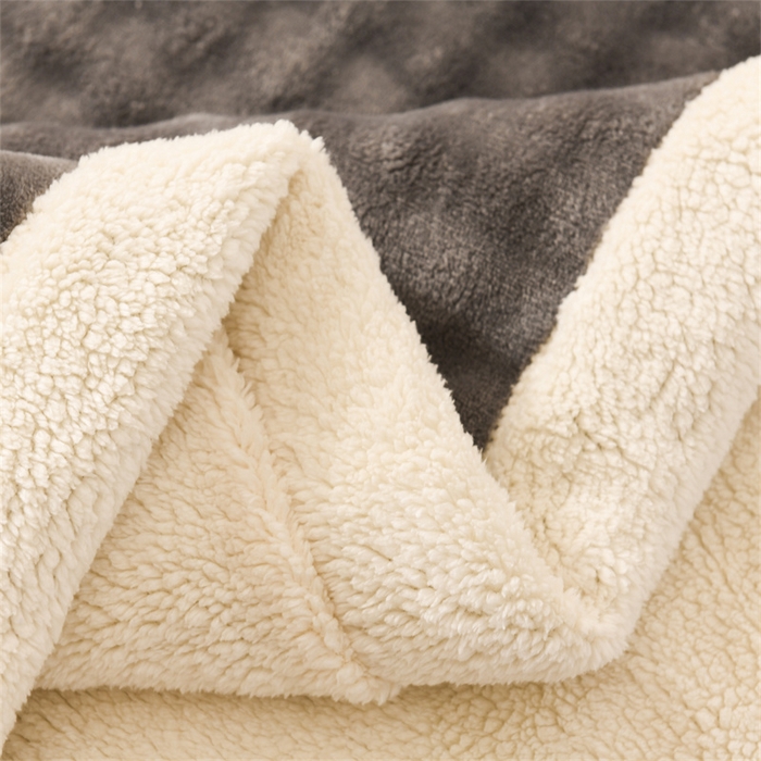 91家纺网 家纺一手货源 找家纺 恋绒家纺 2025新款舒棉绒毛毯三层夹棉牛奶绒印花毛毯卡通秋冬午睡毯多功能盖毯可机洗毯子 深灰