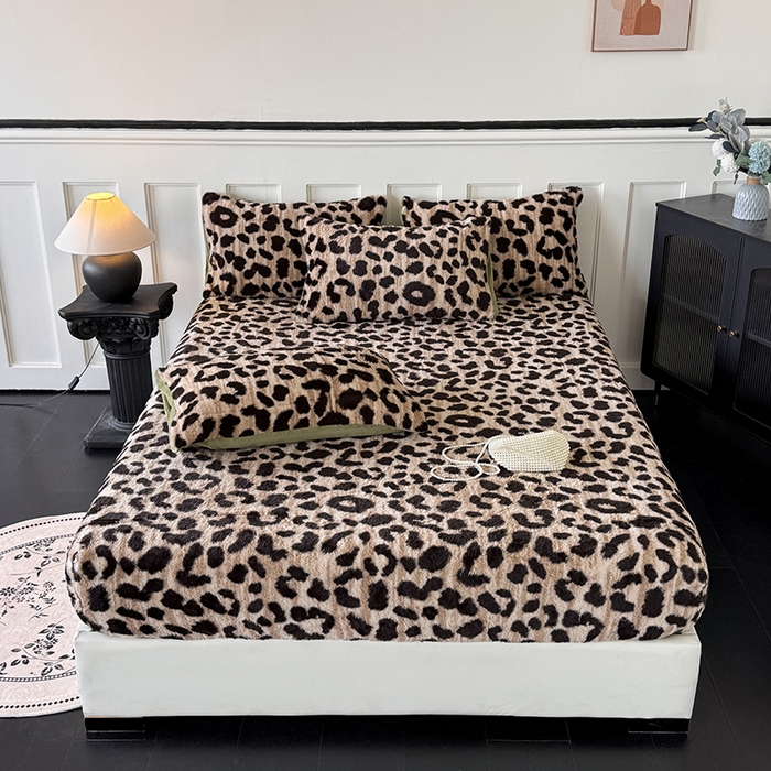 91家纺网 家纺一手货源 找家纺 梵克保罗 2025秋冬新款直播热卖高克重加厚轻奢法式獭兔毛绒牛奶绒美拉德风单床笠单枕套 豹纹