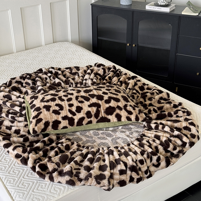 91家纺网 家纺一手货源 找家纺 梵克保罗 2025秋冬新款直播热卖高克重加厚轻奢法式獭兔毛绒牛奶绒美拉德风单床笠单枕套 豹纹