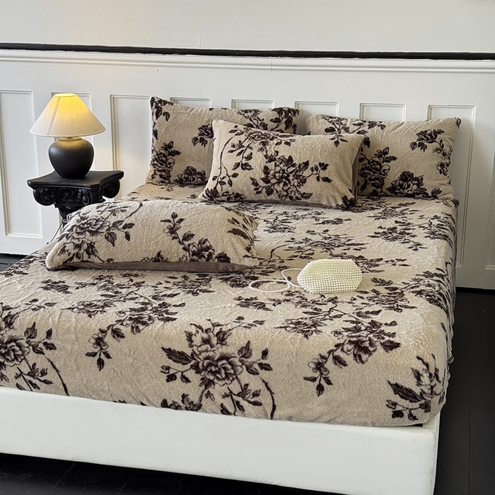 91家纺网 家纺一手货源 找家纺 梵克保罗 2025秋冬新款直播热卖高克重加厚轻奢法式獭兔毛绒牛奶绒美拉德风单床笠单枕套 繁花