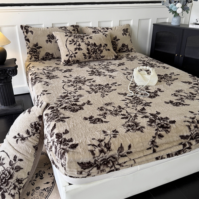 91家纺网 家纺一手货源 找家纺 梵克保罗 2025秋冬新款直播热卖高克重加厚轻奢法式獭兔毛绒牛奶绒美拉德风单床笠单枕套 繁花