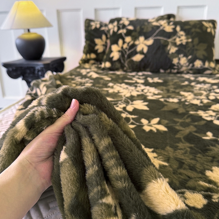 91家纺网 家纺一手货源 找家纺 梵克保罗 2025秋冬新款直播热卖高克重加厚轻奢法式獭兔毛绒牛奶绒美拉德风单床笠单枕套 花枝