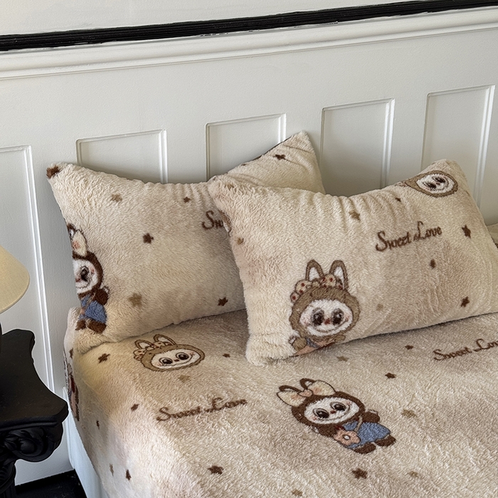 91家纺网 家纺一手货源 找家纺 梵克保罗 2025秋冬新款直播热卖高克重加厚轻奢法式獭兔毛绒牛奶绒美拉德风单床笠单枕套 拉布布