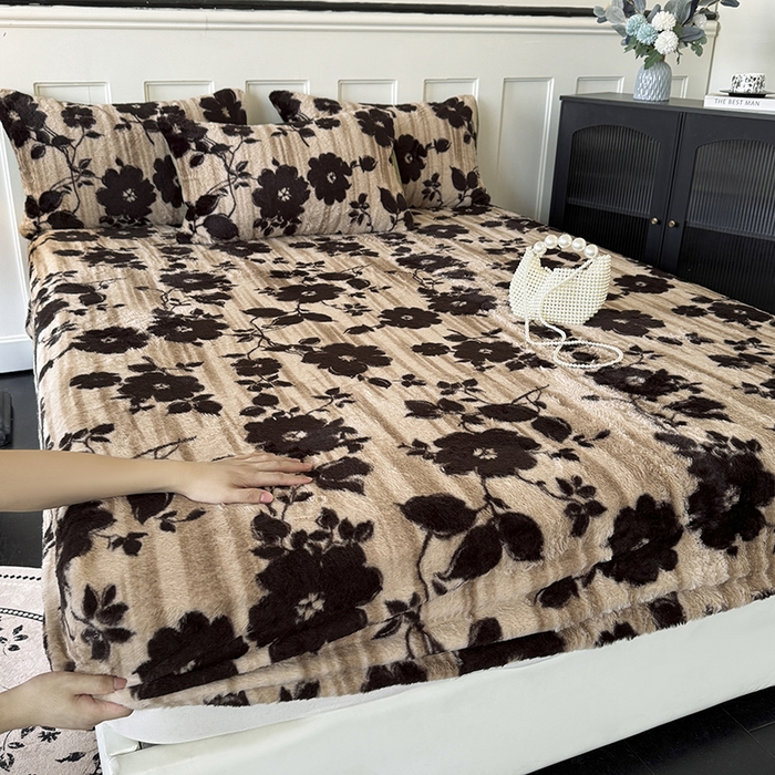 91家纺网 家纺一手货源 找家纺 梵克保罗 2025秋冬新款直播热卖高克重加厚轻奢法式獭兔毛绒牛奶绒美拉德风单床笠单枕套 绿野