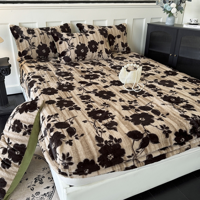 91家纺网 家纺一手货源 找家纺 梵克保罗 2025秋冬新款直播热卖高克重加厚轻奢法式獭兔毛绒牛奶绒美拉德风单床笠单枕套 绿野