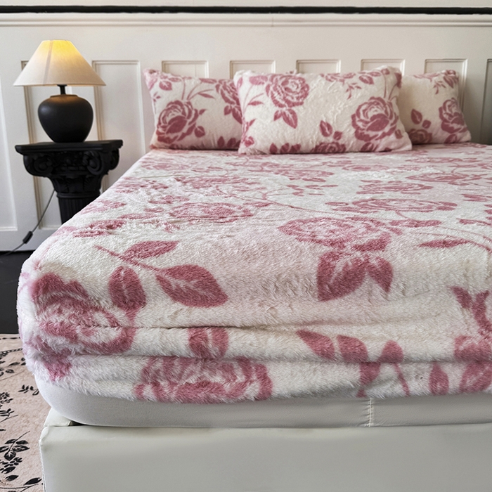 91家纺网 家纺一手货源 找家纺 梵克保罗 2025秋冬新款直播热卖高克重加厚轻奢法式獭兔毛绒牛奶绒美拉德风单床笠单枕套 玫语