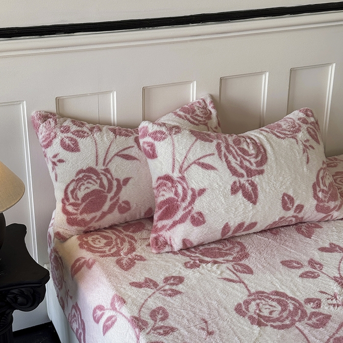 91家纺网 家纺一手货源 找家纺 梵克保罗 2025秋冬新款直播热卖高克重加厚轻奢法式獭兔毛绒牛奶绒美拉德风单床笠单枕套 玫语