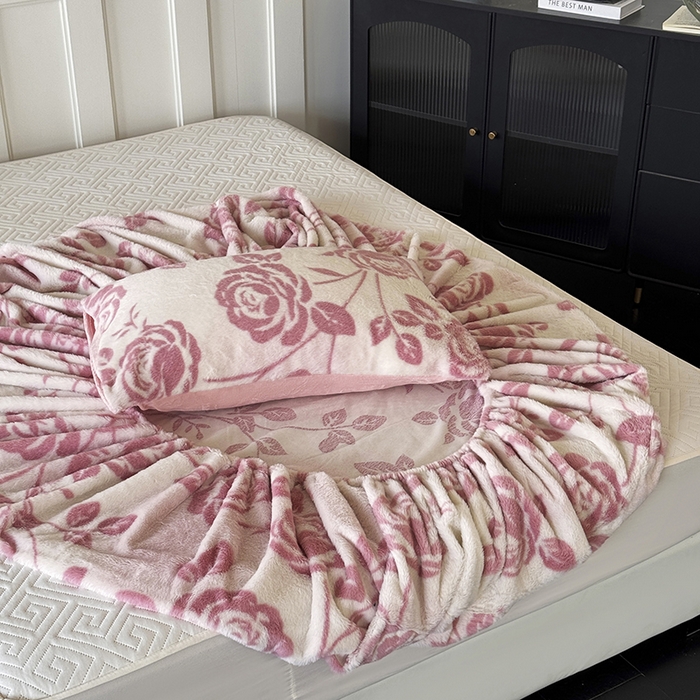 91家纺网 家纺一手货源 找家纺 梵克保罗 2025秋冬新款直播热卖高克重加厚轻奢法式獭兔毛绒牛奶绒美拉德风单床笠单枕套 玫语