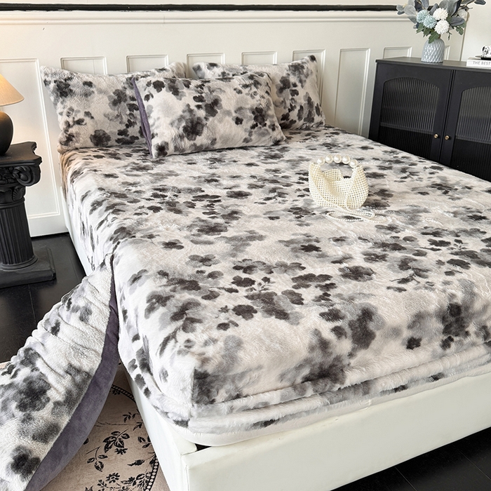 91家纺网 家纺一手货源 找家纺 梵克保罗 2025秋冬新款直播热卖高克重加厚轻奢法式獭兔毛绒牛奶绒美拉德风单床笠单枕套 墨染