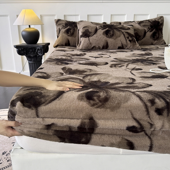 91家纺网 家纺一手货源 找家纺 梵克保罗 2025秋冬新款直播热卖高克重加厚轻奢法式獭兔毛绒牛奶绒美拉德风单床笠单枕套 云杉