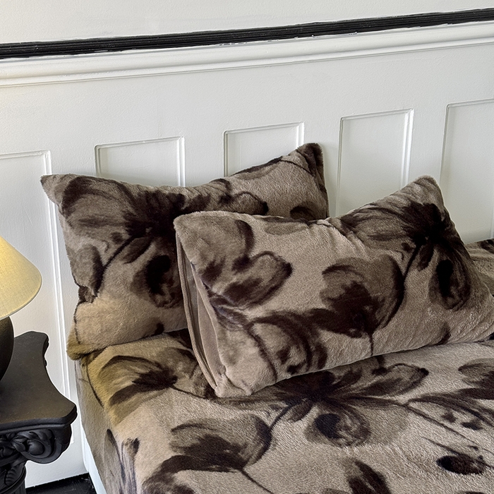 91家纺网 家纺一手货源 找家纺 梵克保罗 2025秋冬新款直播热卖高克重加厚轻奢法式獭兔毛绒牛奶绒美拉德风单床笠单枕套 云杉