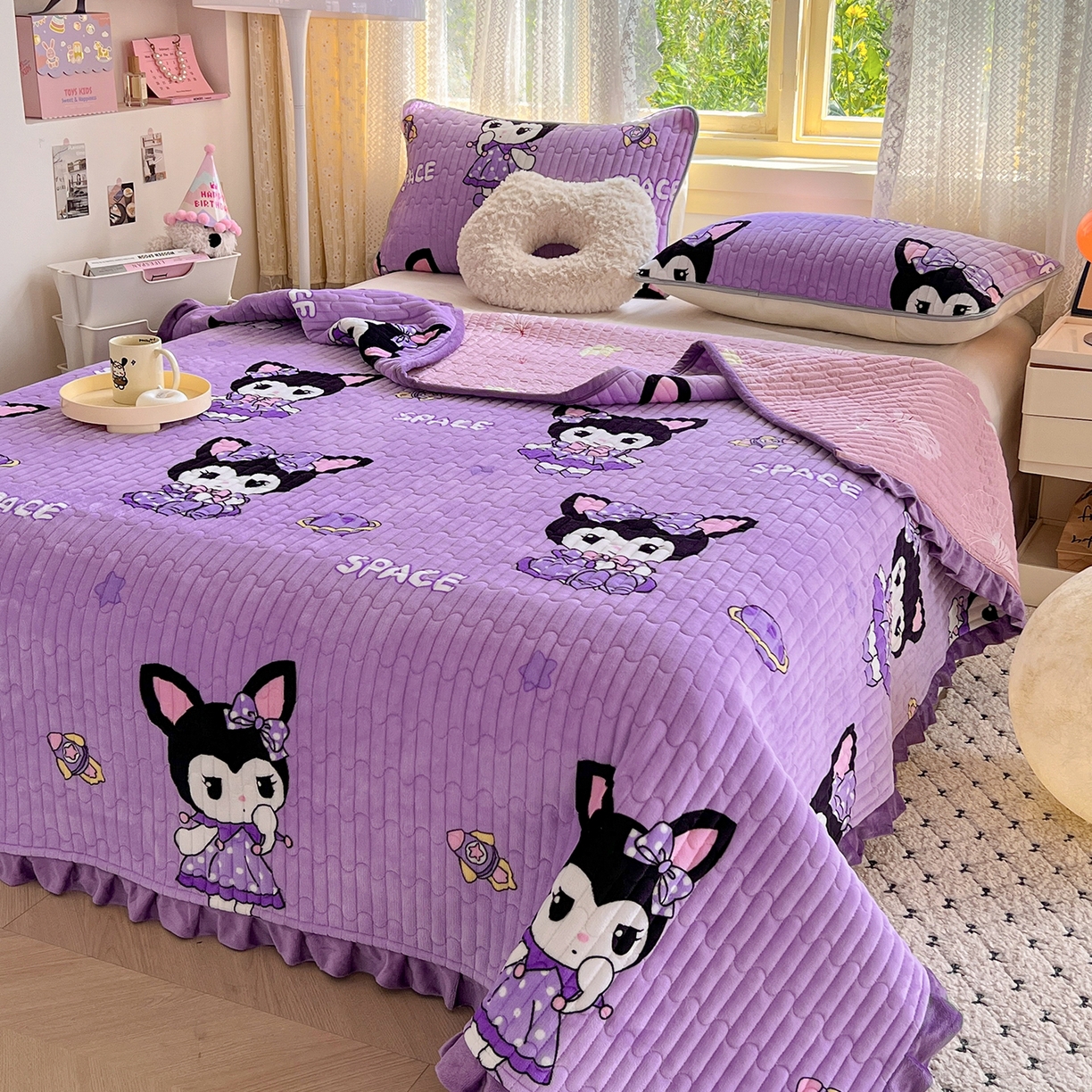 91家纺网 家纺一手货源 找家纺 （总）梵克保罗 2025新款A类牛奶绒夹棉花边韩版印花床盖三件套加厚保暖多功能单床盖