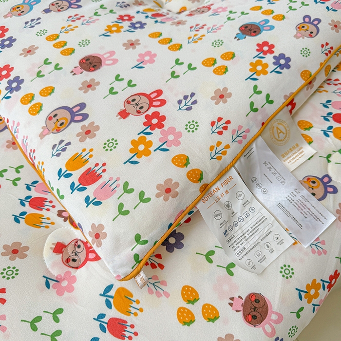 91家纺网 家纺一手货源 找家纺 薇玛仕 2025新款A类牛奶丝针织棉印花大豆被春秋被加厚冬被卡通儿童被 萌宠