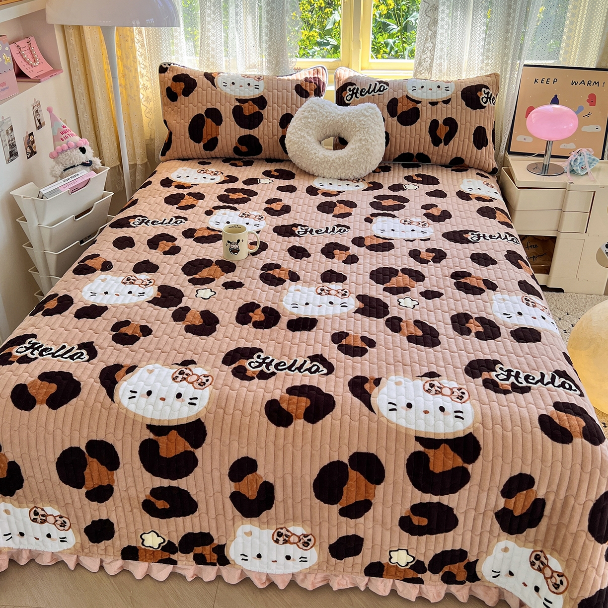 91家纺网 家纺一手货源 找家纺 梵克保罗 2025新款A类牛奶绒夹棉花边韩版印花床盖三件套加厚保暖多功能单床盖 豹纹KT