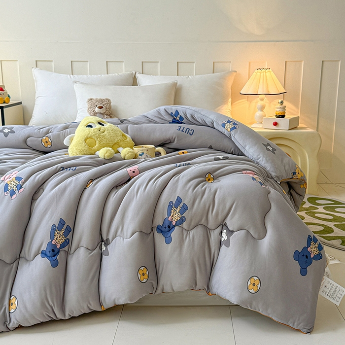 91家纺网 家纺一手货源 找家纺 薇玛仕 2025新款A类牛奶丝针织棉印花大豆被春秋被加厚冬被卡通儿童被 绅士熊