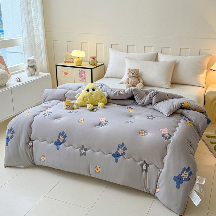 91家纺网 家纺一手货源 找家纺 薇玛仕 2025新款A类牛奶丝针织棉印花大豆被春秋被加厚冬被卡通儿童被 绅士熊