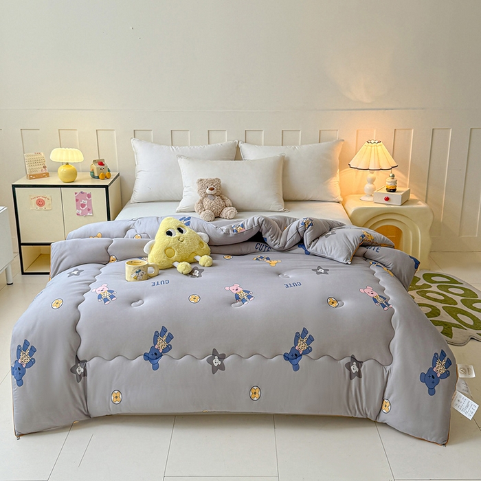 91家纺网 家纺一手货源 找家纺 薇玛仕 2025新款A类牛奶丝针织棉印花大豆被春秋被加厚冬被卡通儿童被 绅士熊