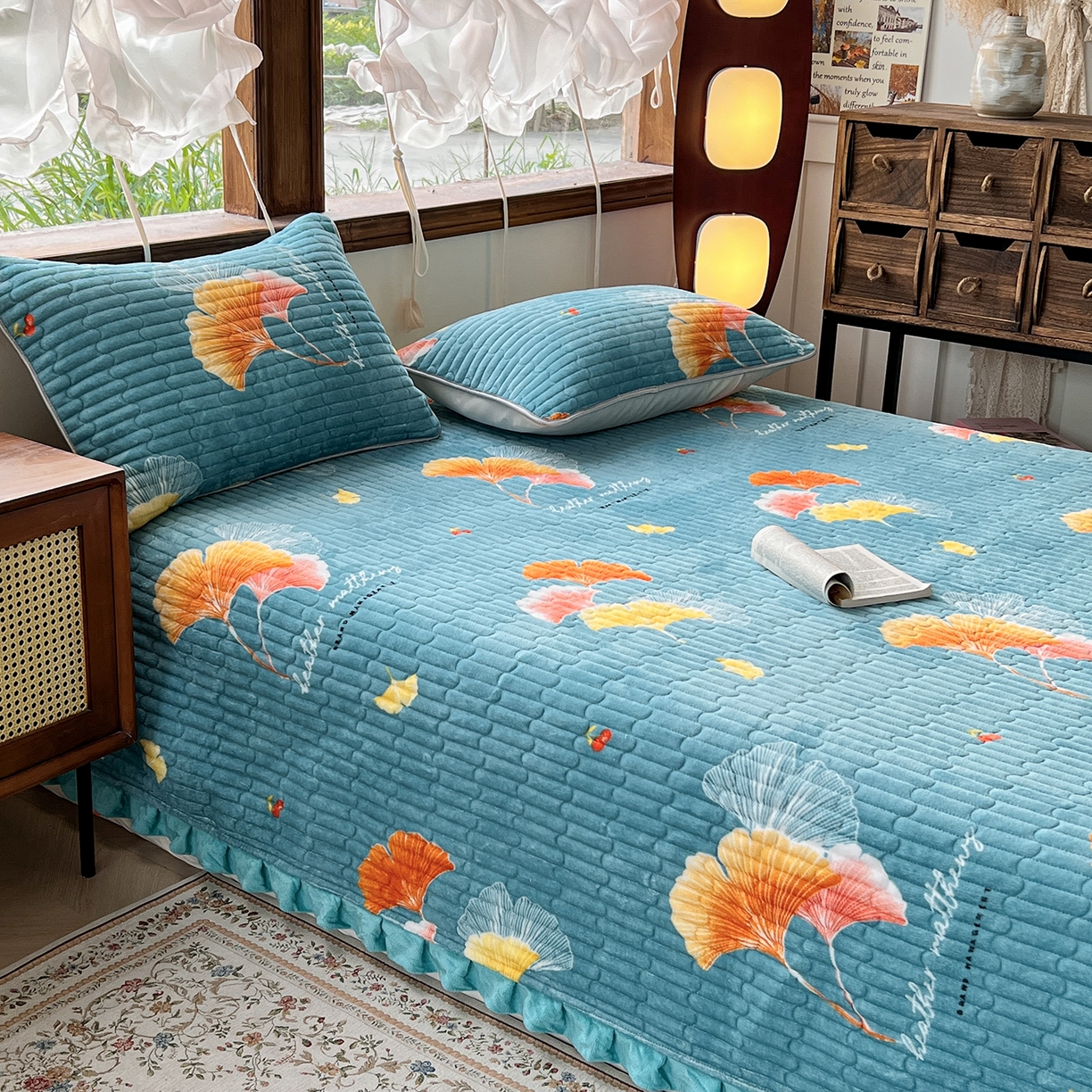 91家纺网 家纺一手货源 找家纺 梵克保罗 2025新款A类牛奶绒夹棉花边韩版印花床盖三件套加厚保暖多功能单床盖 银杏叶-蓝