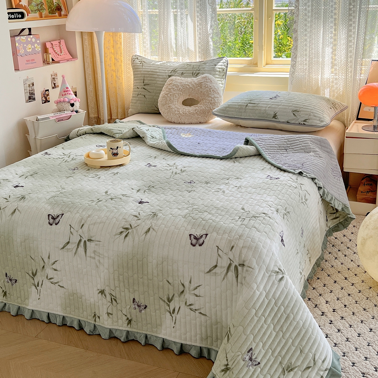 91家纺网 家纺一手货源 找家纺 梵克保罗 2025新款A类牛奶绒夹棉花边韩版印花床盖三件套加厚保暖多功能单床盖 竹叶蝴蝶