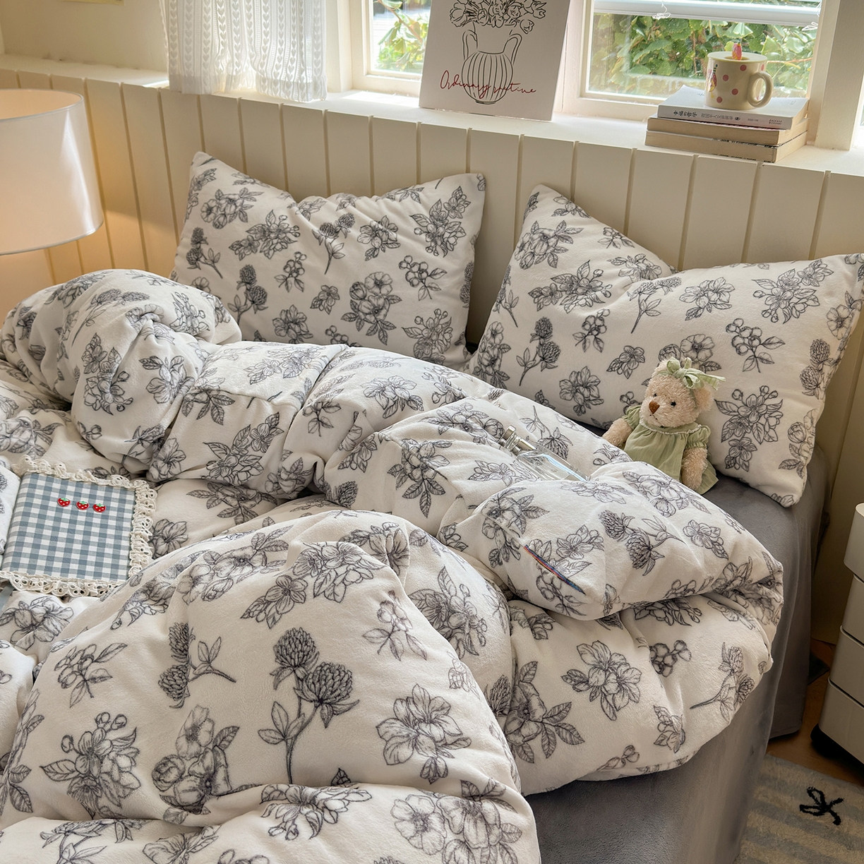 91家纺网 家纺一手货源 找家纺 丽美人家纺 （全尺寸不缺货）2025新款双面高克重牛奶绒被套单件被罩 复古山茶花