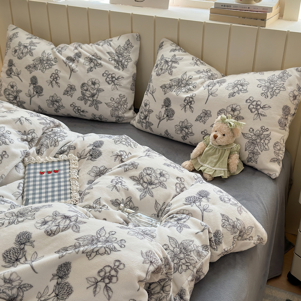 91家纺网 家纺一手货源 找家纺 丽美人家纺 （全尺寸不缺货）2025新款双面高克重牛奶绒被套单件被罩 复古山茶花