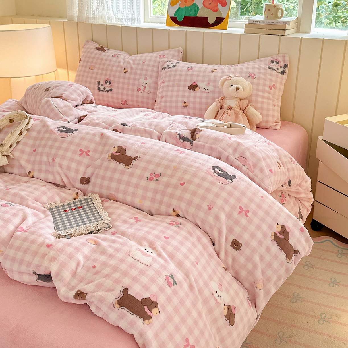 91家纺网 家纺一手货源 找家纺 丽美人家纺 （全尺寸不缺货）2025新款双面高克重牛奶绒被套单件被罩 格子小狗