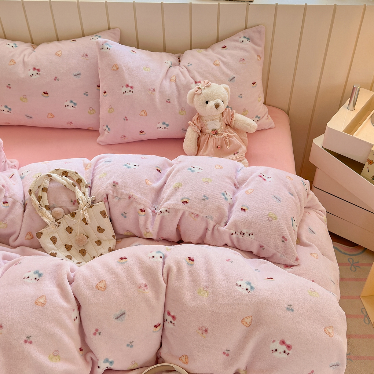 91家纺网 家纺一手货源 找家纺 丽美人家纺 （全尺寸不缺货）2025新款双面高克重牛奶绒被套单件被罩 可爱小猫