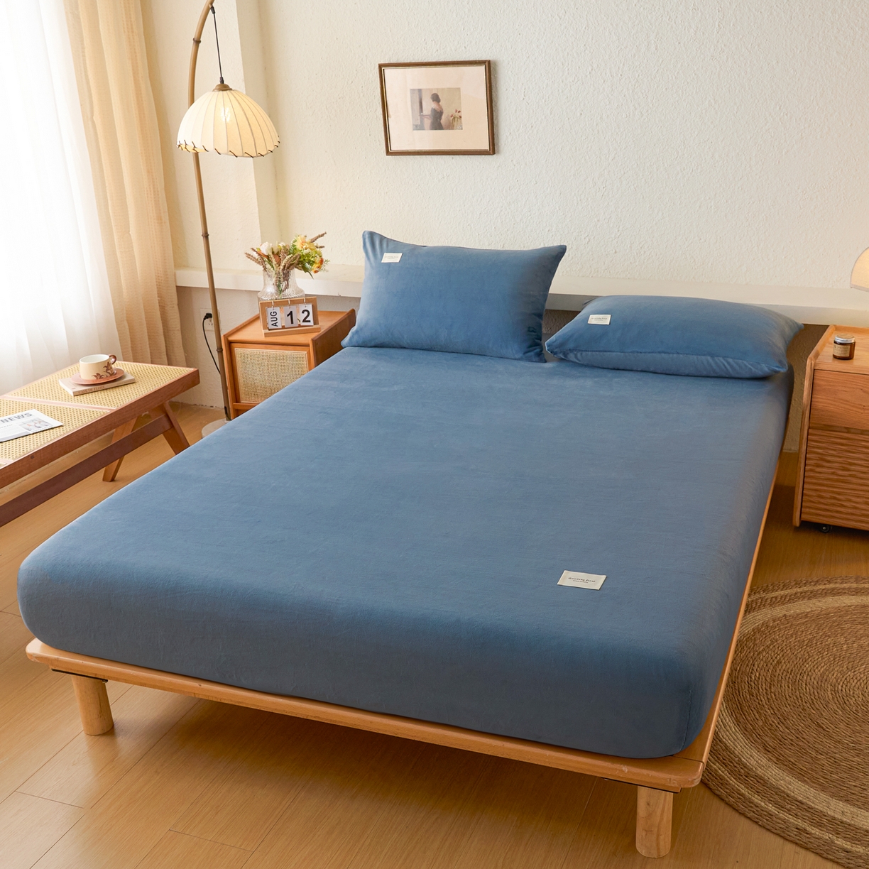 91家纺网 家纺一手货源 找家纺 梵克保罗 2025新款牛奶绒单床笠系列 宾利蓝