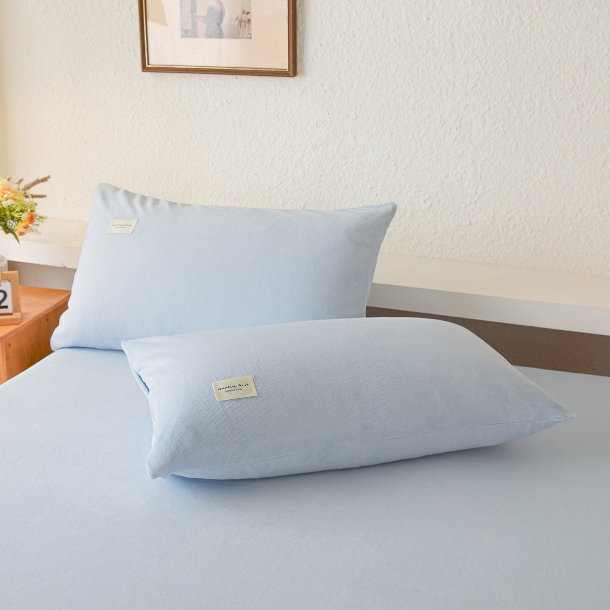 91家纺网 家纺一手货源 找家纺 梵克保罗 2025新款牛奶绒单床笠系列 淡蓝