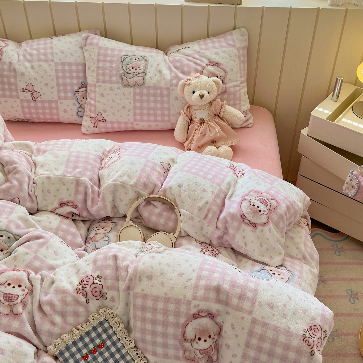 91家纺网 家纺一手货源 找家纺 丽美人家纺 （全尺寸不缺货）2025新款双面高克重牛奶绒被套单件被罩 萌熊日记