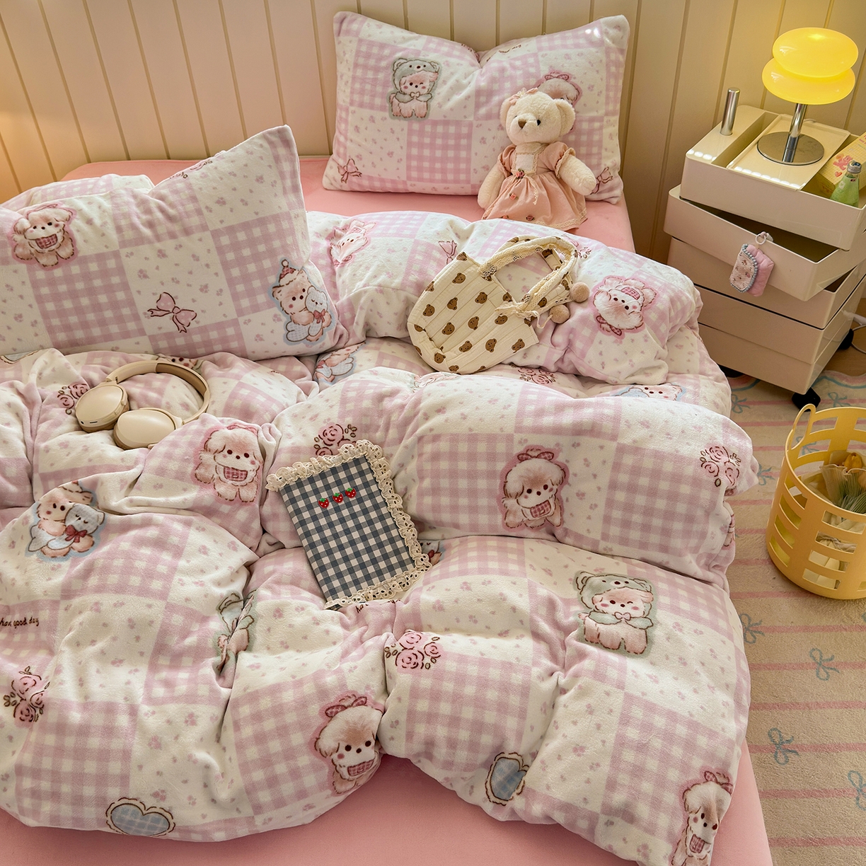 91家纺网 家纺一手货源 找家纺 丽美人家纺 （全尺寸不缺货）2025新款双面高克重牛奶绒被套单件被罩 萌熊日记