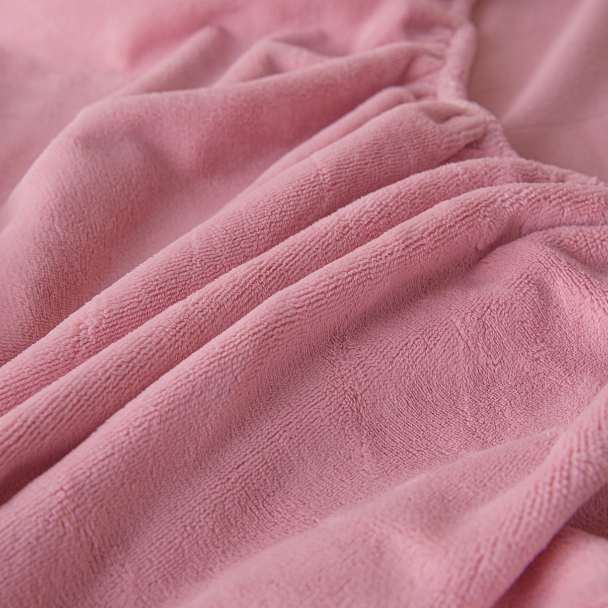 91家纺网 家纺一手货源 找家纺 梵克保罗 2025新款牛奶绒单床笠系列 豆沙奶昔