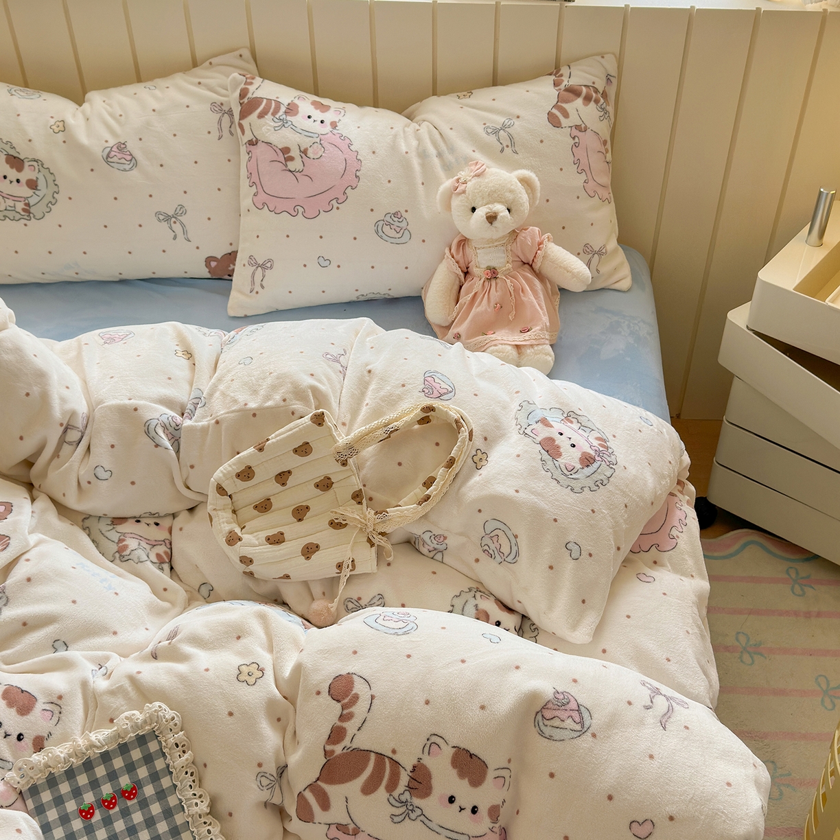 91家纺网 家纺一手货源 找家纺 丽美人家纺 （全尺寸不缺货）2025新款双面高克重牛奶绒被套单件被罩 奶萌小猫