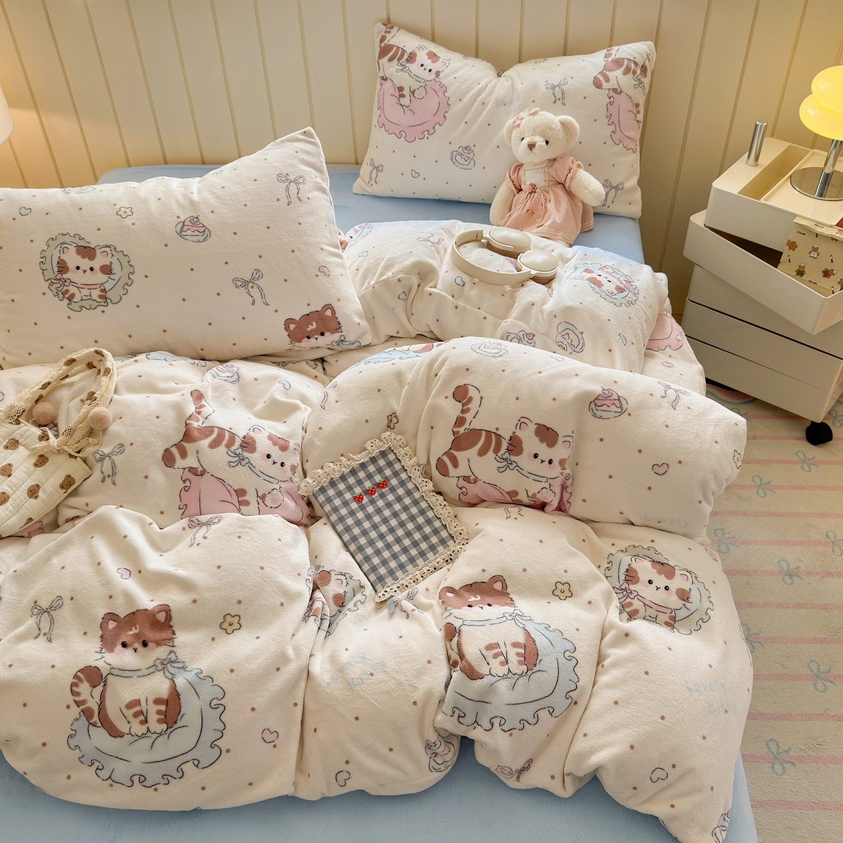 91家纺网 家纺一手货源 找家纺 丽美人家纺 （全尺寸不缺货）2025新款双面高克重牛奶绒被套单件被罩 奶萌小猫