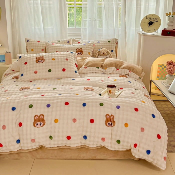 91家纺网 家纺一手货源 找家纺 润肤居 2025新款保暖舒适亲肤牛奶绒泡泡四件套 彩点拉布布