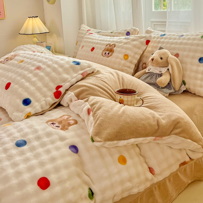 91家纺网 家纺一手货源 找家纺 润肤居 2025新款保暖舒适亲肤牛奶绒泡泡四件套 彩点拉布布