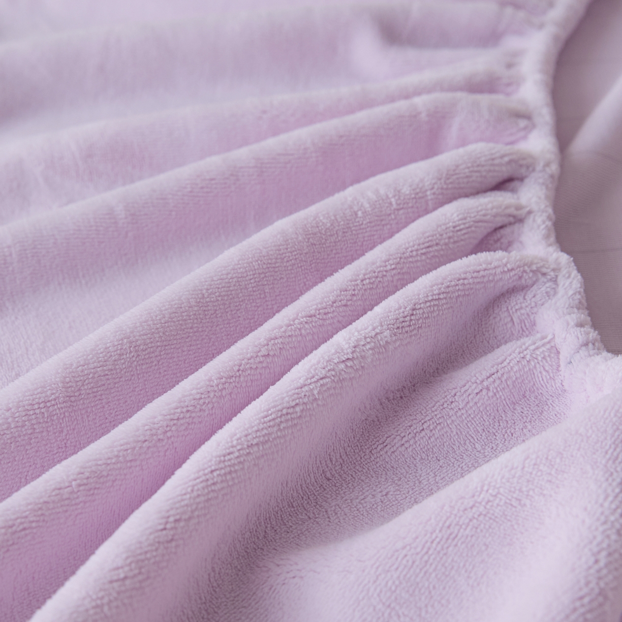 91家纺网 家纺一手货源 找家纺 梵克保罗 2025新款牛奶绒单床笠系列 浅紫