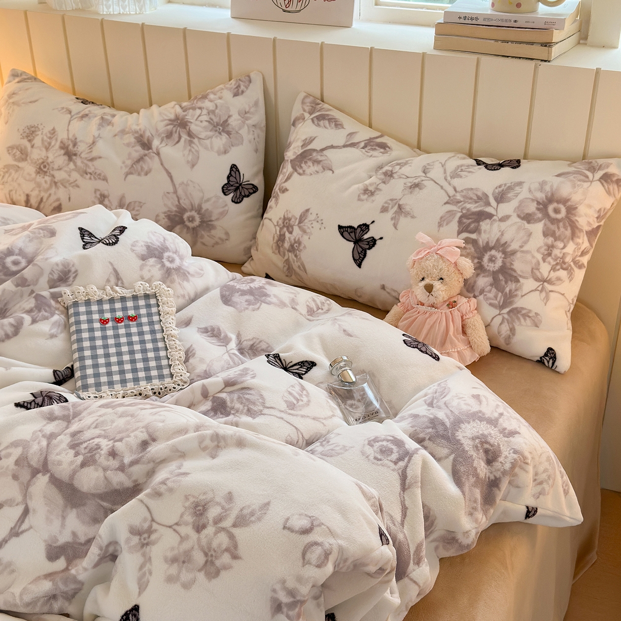 91家纺网 家纺一手货源 找家纺 丽美人家纺 （全尺寸不缺货）2025新款双面高克重牛奶绒被套单件被罩 水墨花蝴蝶