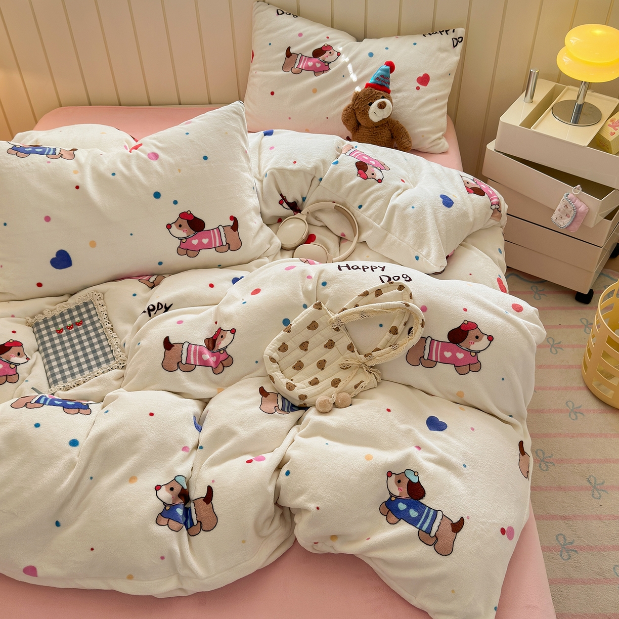 91家纺网 家纺一手货源 找家纺 丽美人家纺 （全尺寸不缺货）2025新款双面高克重牛奶绒被套单件被罩 甜品腊肠狗