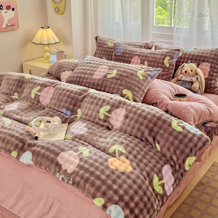 91家纺网 家纺一手货源 找家纺 润肤居 2025新款保暖舒适亲肤牛奶绒泡泡四件套 郁金香灰棕