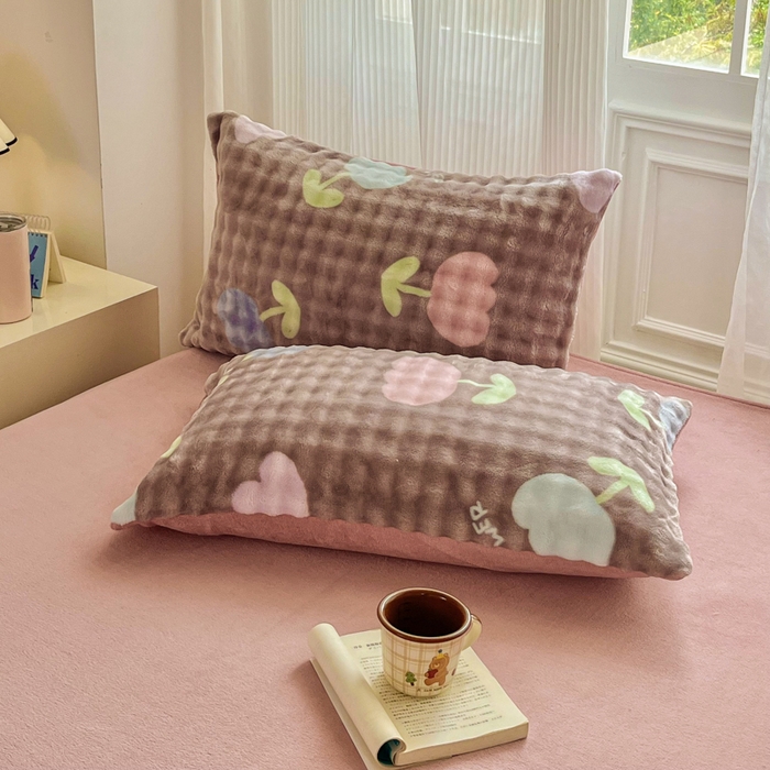 91家纺网 家纺一手货源 找家纺 润肤居 2025新款保暖舒适亲肤牛奶绒泡泡四件套 郁金香灰棕