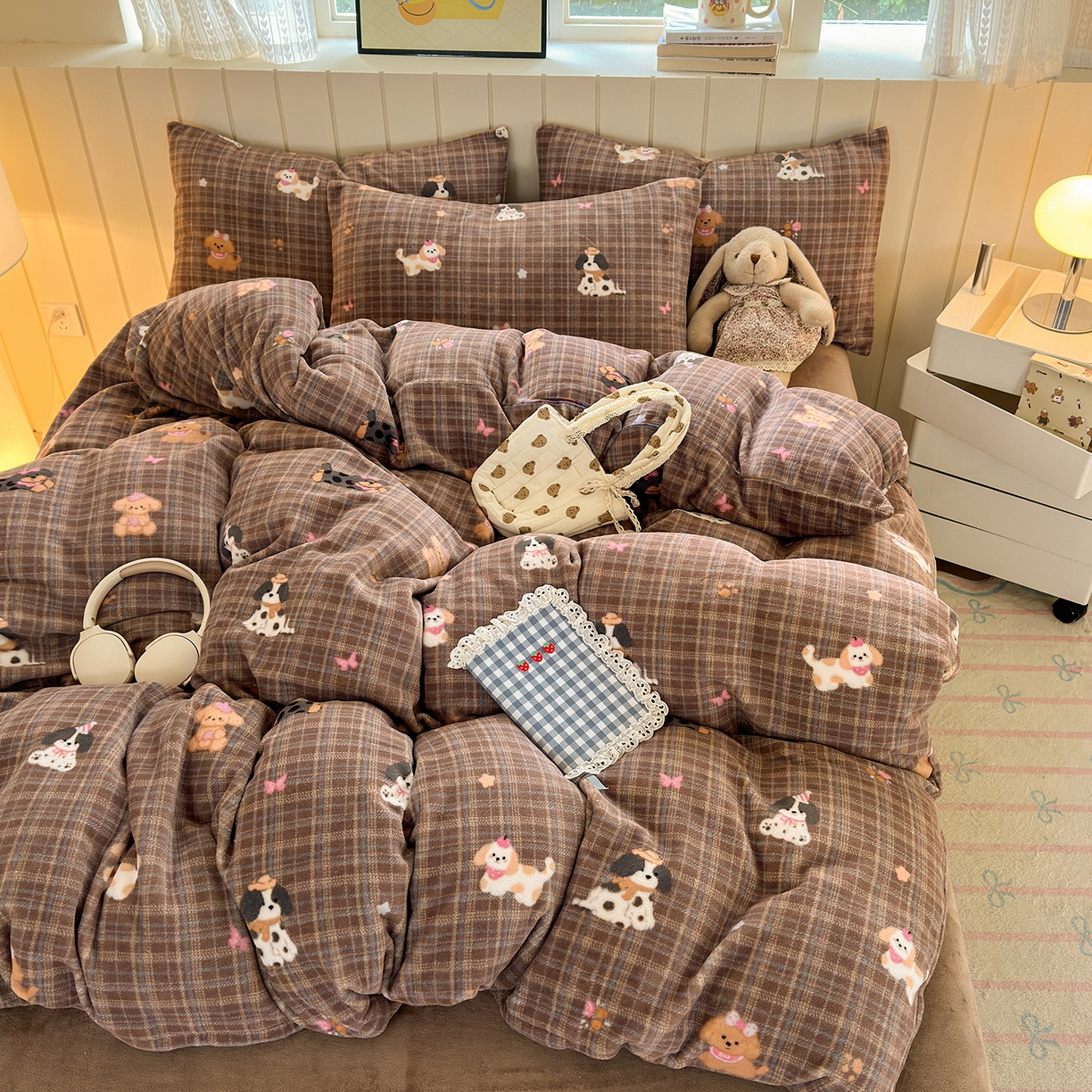 91家纺网 家纺一手货源 找家纺 丽美人家纺 （全尺寸不缺货）2025新款双面高克重牛奶绒被套单件被罩 英伦小狗